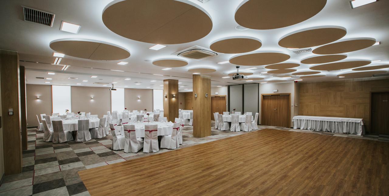 Hotel Radocza Park Business Esterno foto
